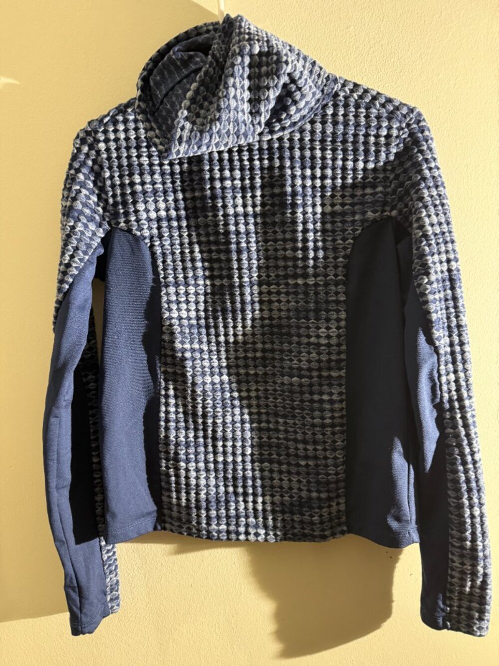 Nike Pro Hyperwarm Blue Geometric Textured Slouchy Turtleneck | M